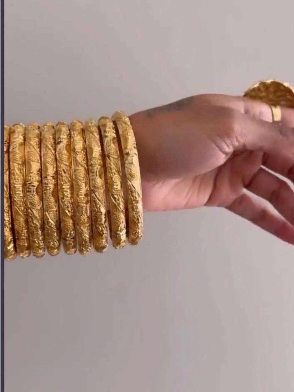 4pc Gold Textured Stackable Bangles - Women Jewelry